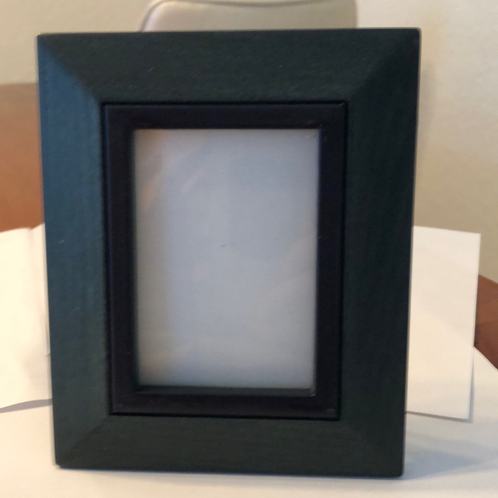 3 Wooden Wallet Pic Frames - Picture 5 of 6